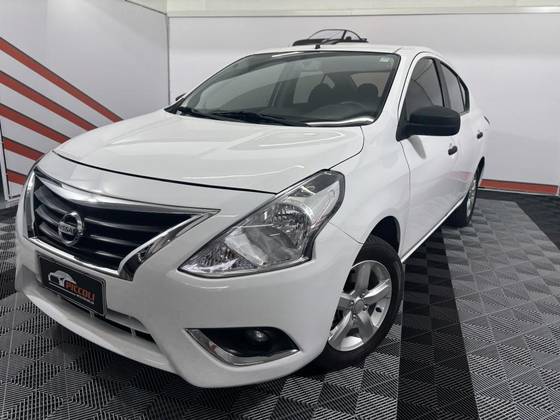 NISSAN VERSA 1.6 16V FLEXSTART V-DRIVE MANUAL NISSAN VERSA 1.6 16V FLEXSTART V-DRIVE MANUAL